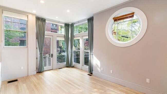 Foto del edificio - 48 Concord Ave