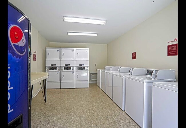 Laundry Facility - Wooddale Apartments