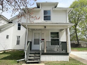 Building Photo - 1701 E Ganson St