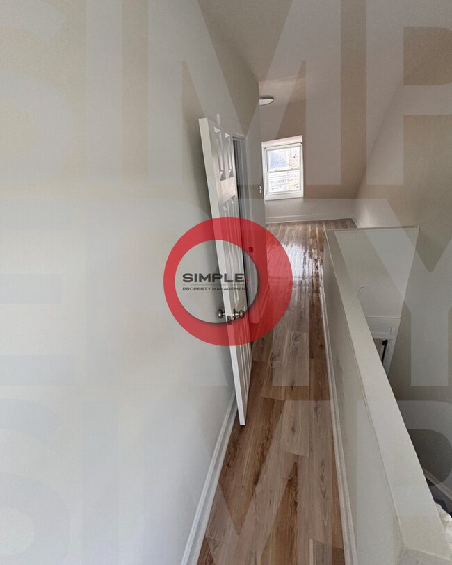 Foto del edificio - 4 Bedroom / 1 bathroom house
