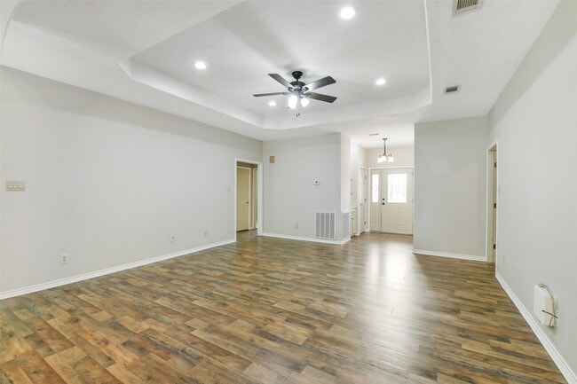 Building Photo - 165 Magnolia Bend