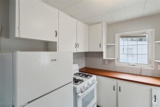Building Photo - 286 E 238th St