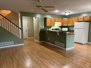 Building Photo - 1034 Doral Dr