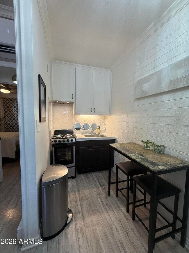Foto del edificio - 2150 W Missouri Ave