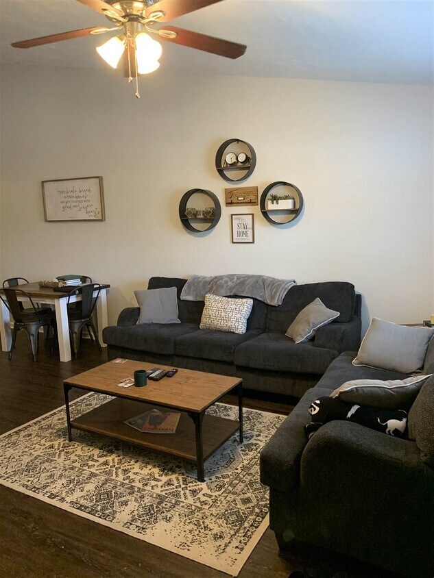 Foto principal - 2013 Continental Ave