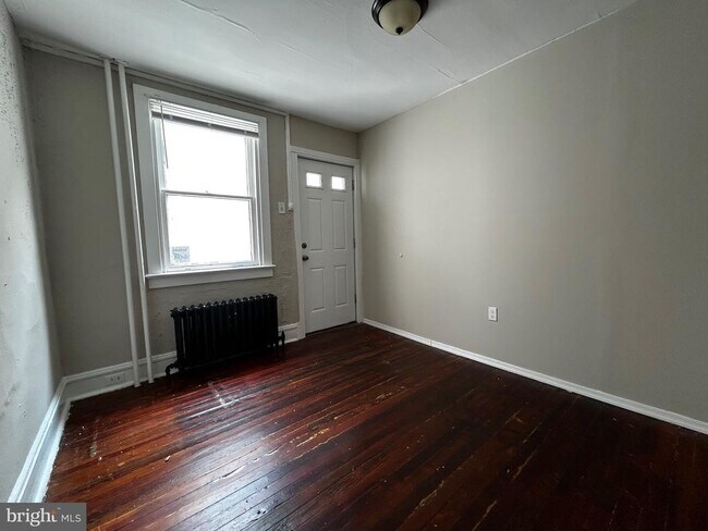 Foto del edificio - 272 Maple Ave