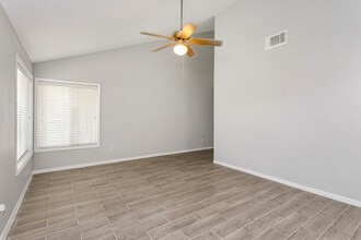 Building Photo - 2015 Braesmeadow Ln