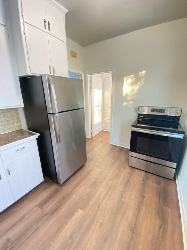 Building Photo - 1511 Oregon St