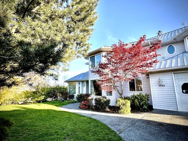 Building Photo - 1541 Ocean View Ln