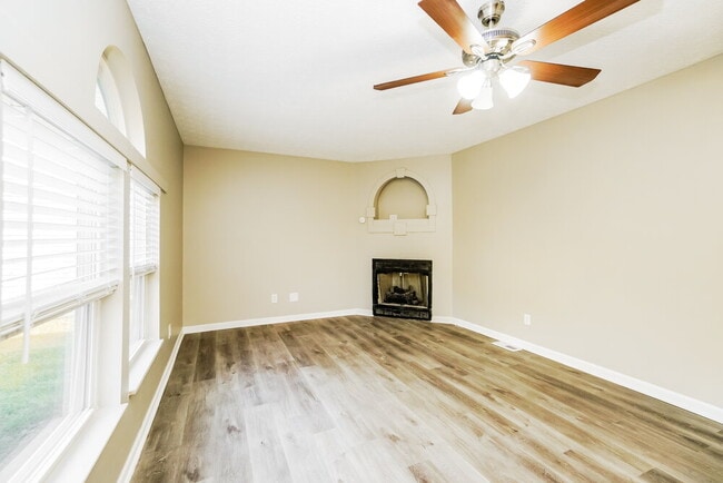 Building Photo - 1667 Eastbrook Dr N