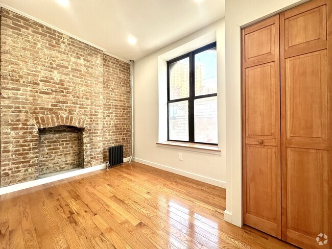 Building Photo - 122 La Salle St