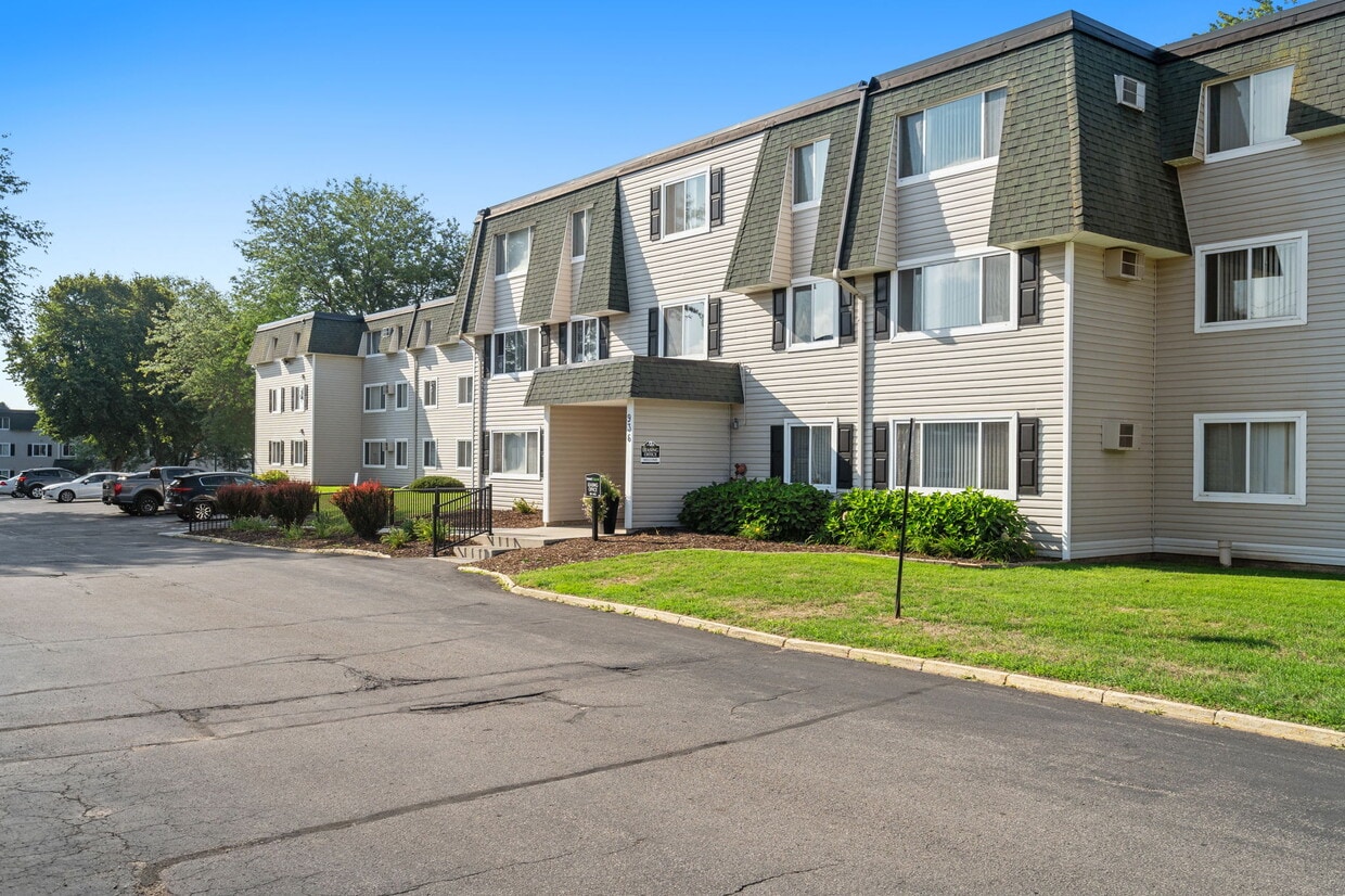 Summit Square Apartments in Rochester, MN
