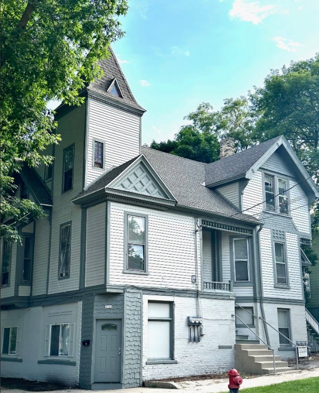 Foto del edificio - 1704 E Bradford Ave