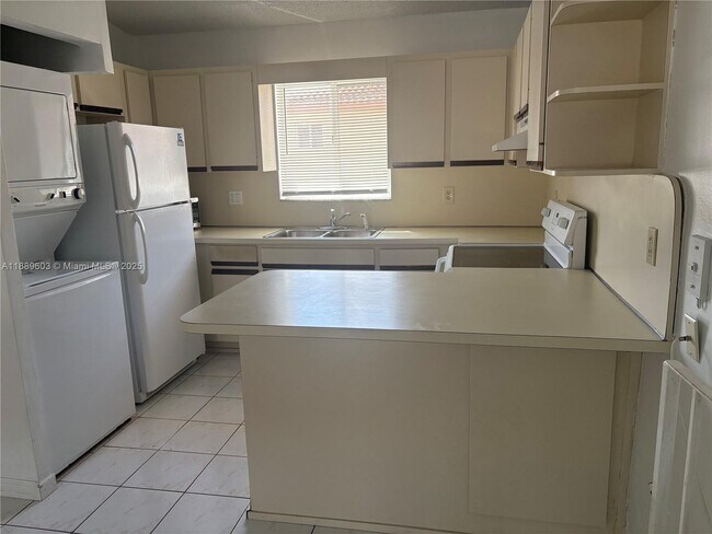 Foto del edificio - 2258 W 74th St