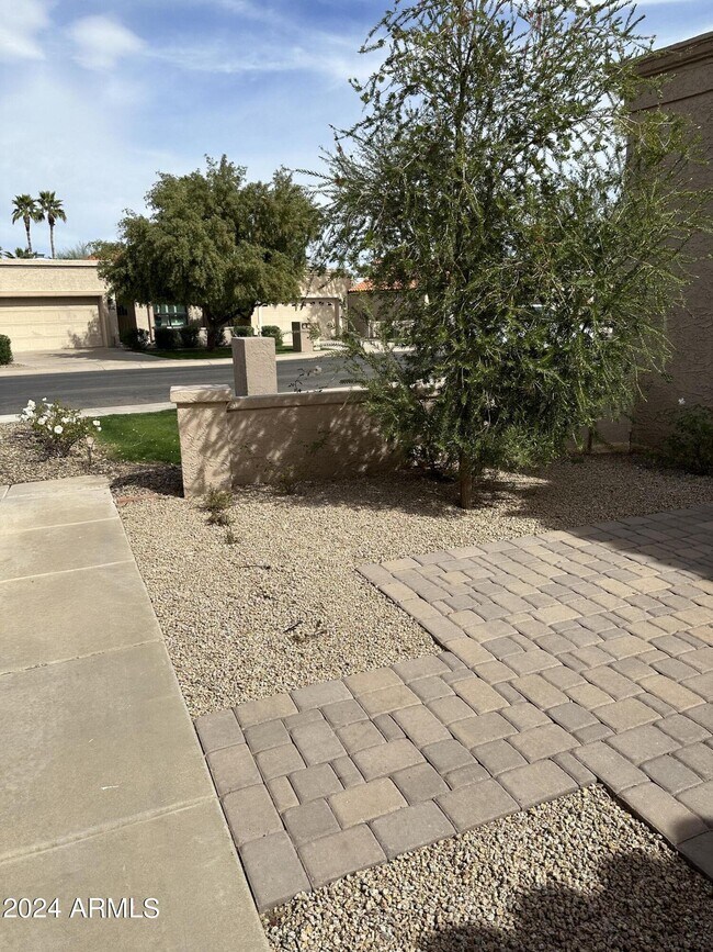 Building Photo - 7883 E Horseshoe Ln