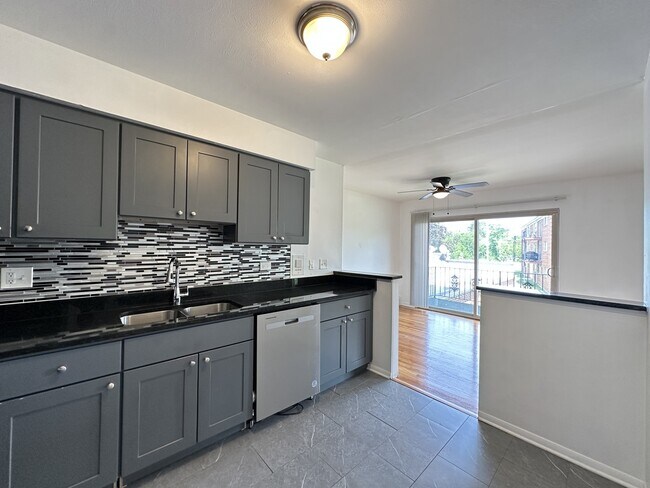 Foto del edificio - 1653 Oakwood Ave