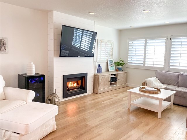 Primary Photo - 33 Seabird Ct
