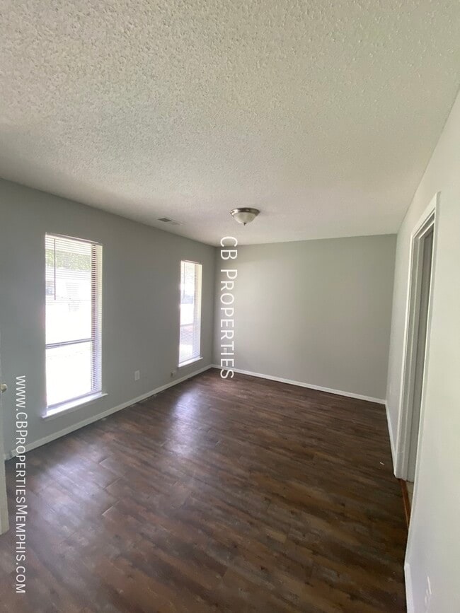 Building Photo - 3 Bedroom FOR RENT!