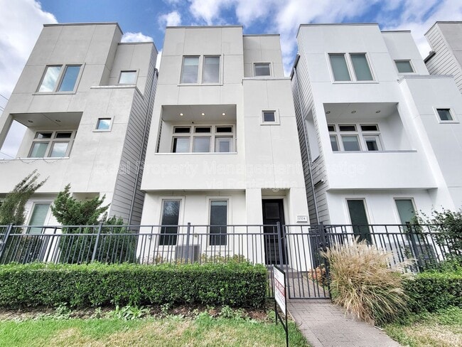 Photo - 1324 Delano St Townhome