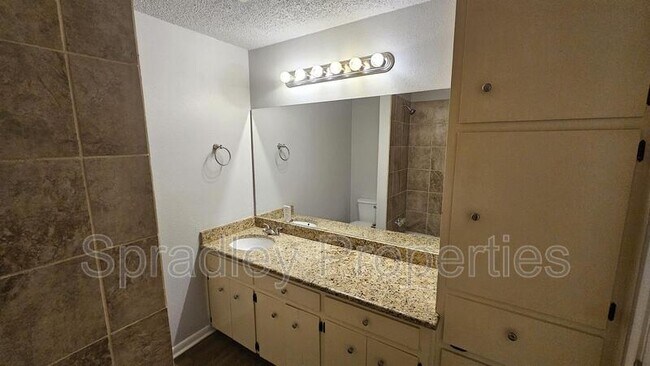 Foto del edificio - 1008 N Wall St