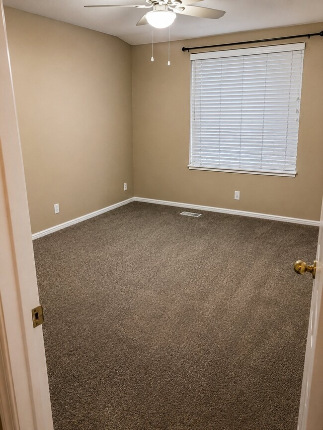 Building Photo - 6521 S 4165 W