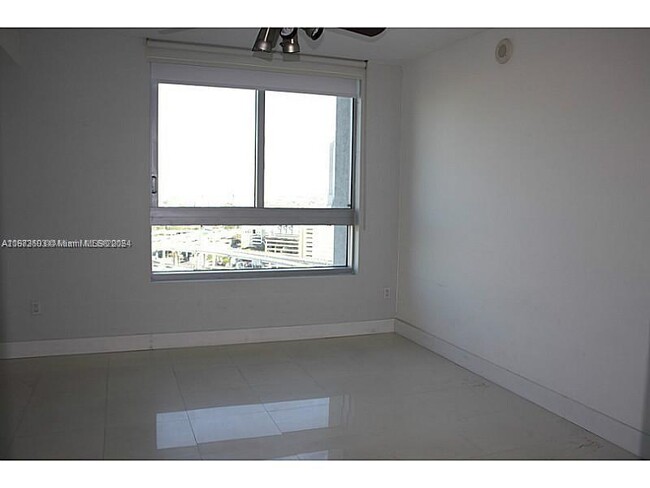 Foto del edificio - 90 SW 3rd St