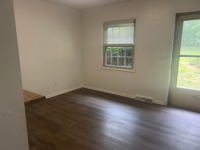 Foto del edificio - 420 Hillandale Ave