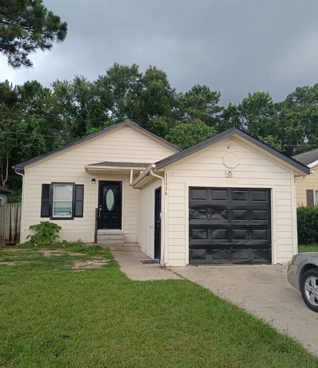 Building Photo - 11934 Greensbrook Forest Dr