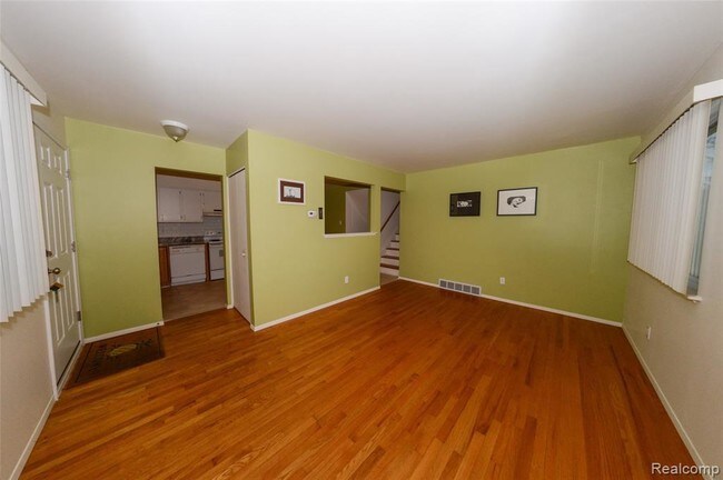 Foto del edificio - 2355 W Lincoln St