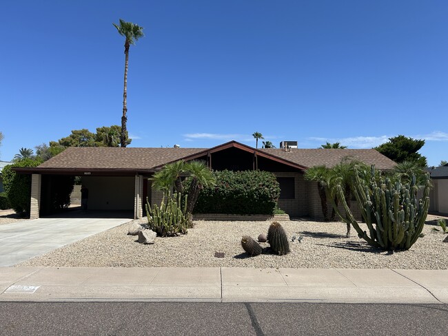Building Photo - 3924 E Yucca St