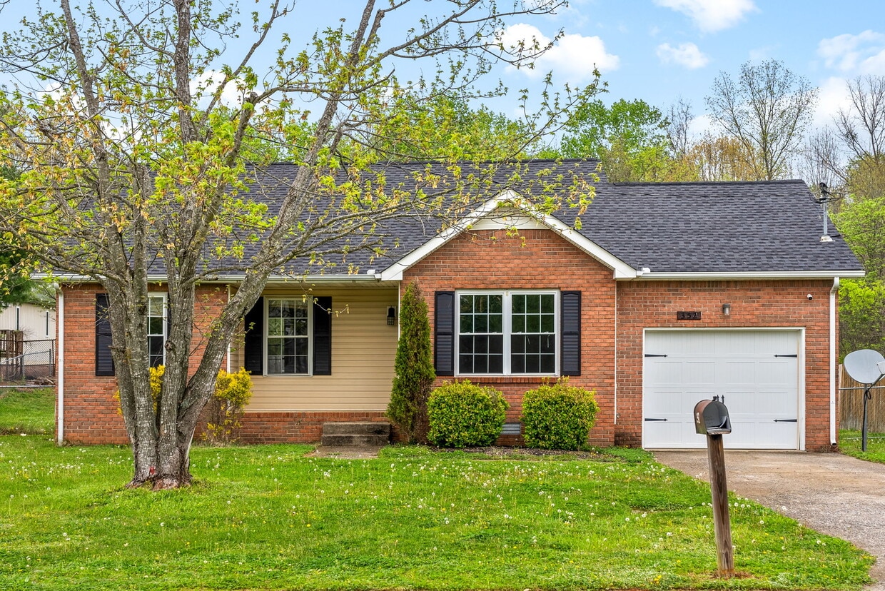 Primary Photo - 352 Broadmore Dr