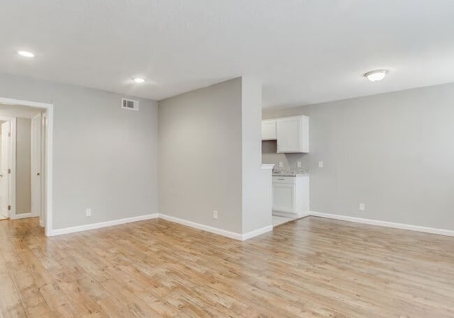 Building Photo - 950 Live Oak St