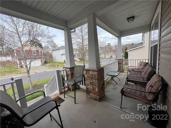 Building Photo - 1020 Oak Park Dr