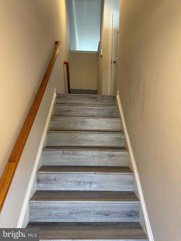 Building Photo - 113 Blackford Dr