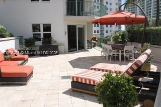 Foto del edificio - 20000 E Country Club Dr