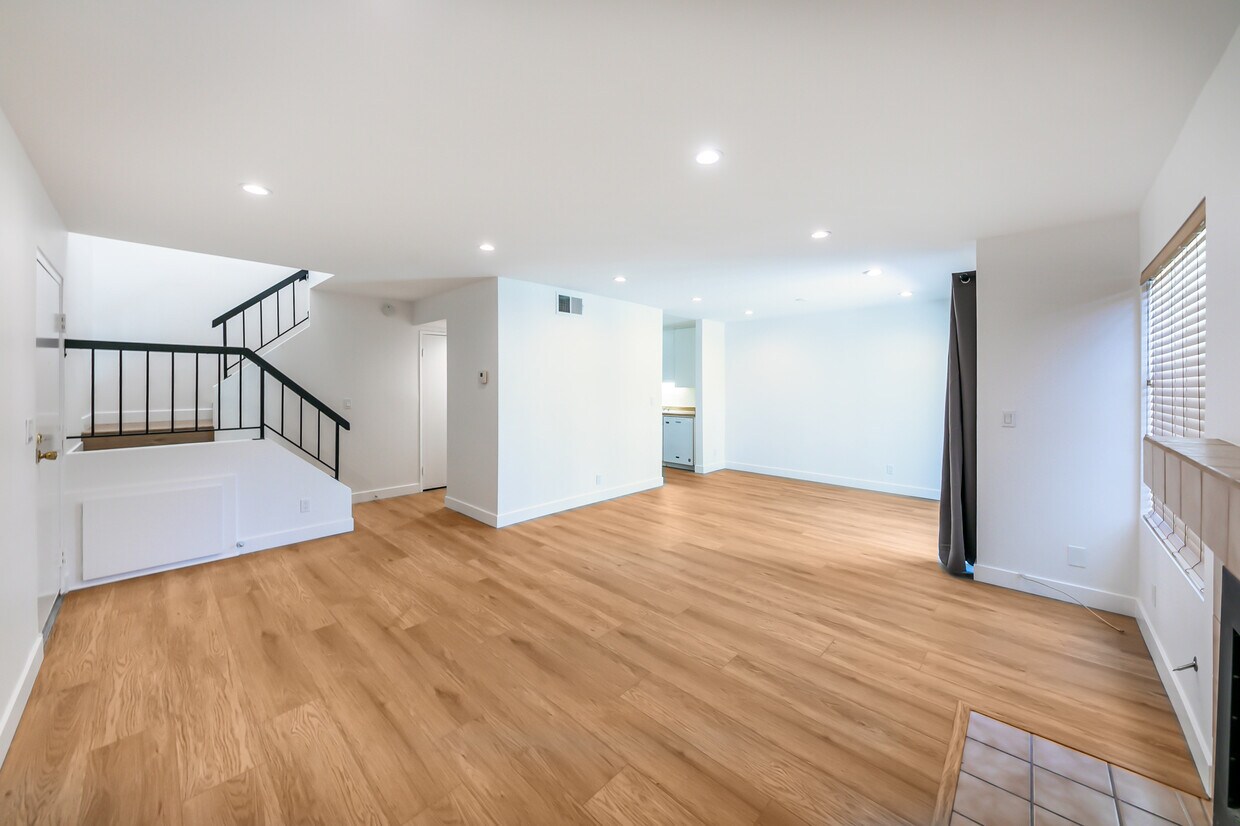 Living Room (2) - 22135 Burbank Blvd