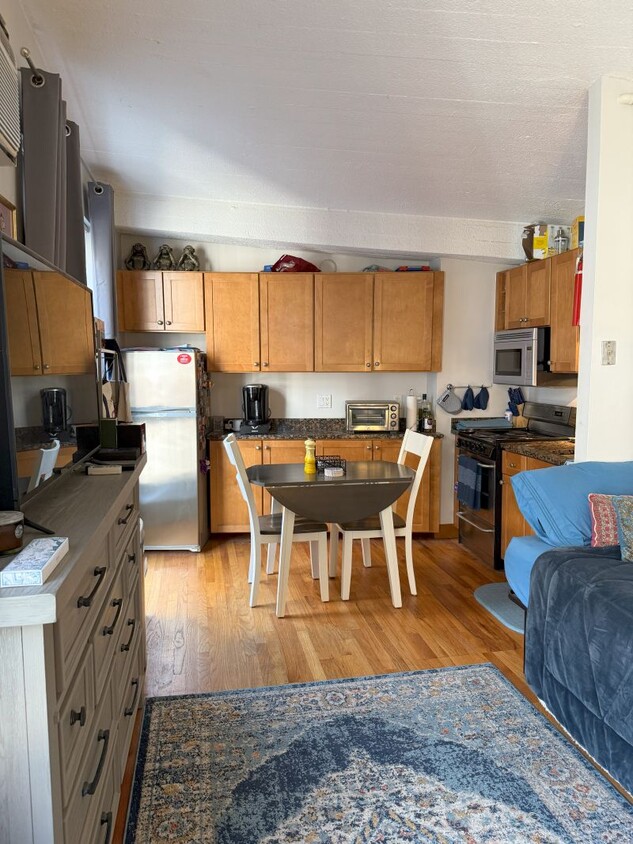 Primary Photo - 12 Stoneholm St