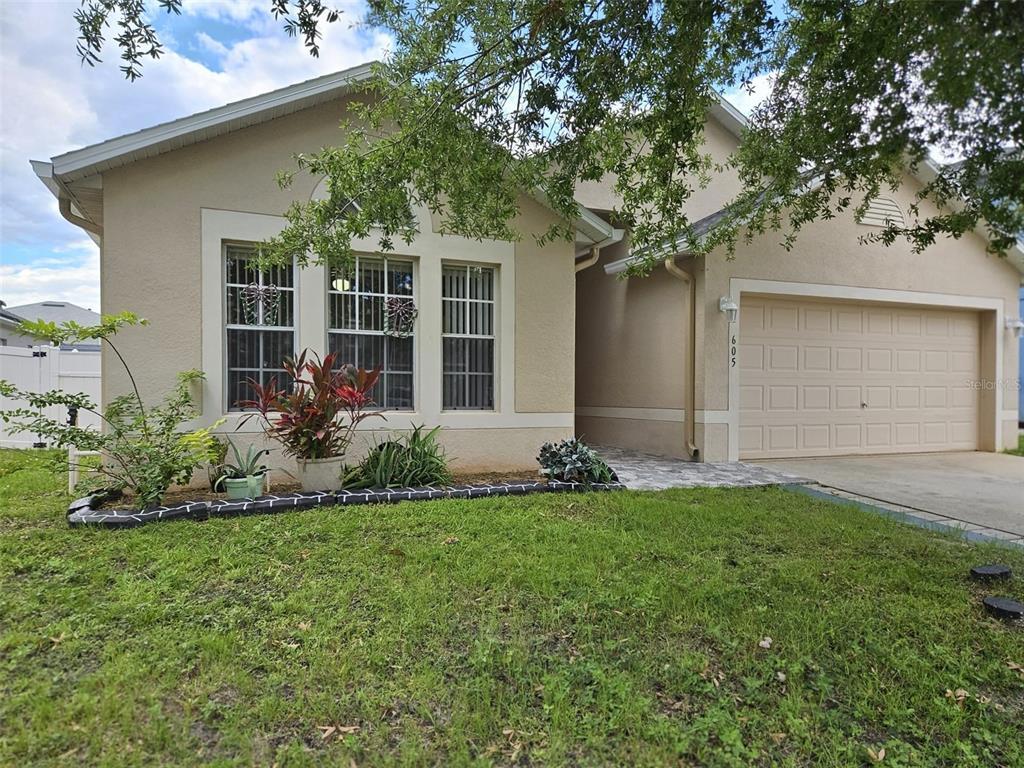 Foto principal - 605 Blake Ave