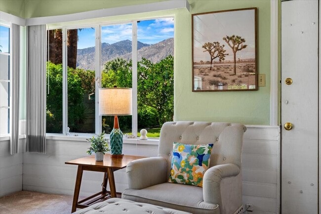 Foto del edificio - 572 N Calle Marcus