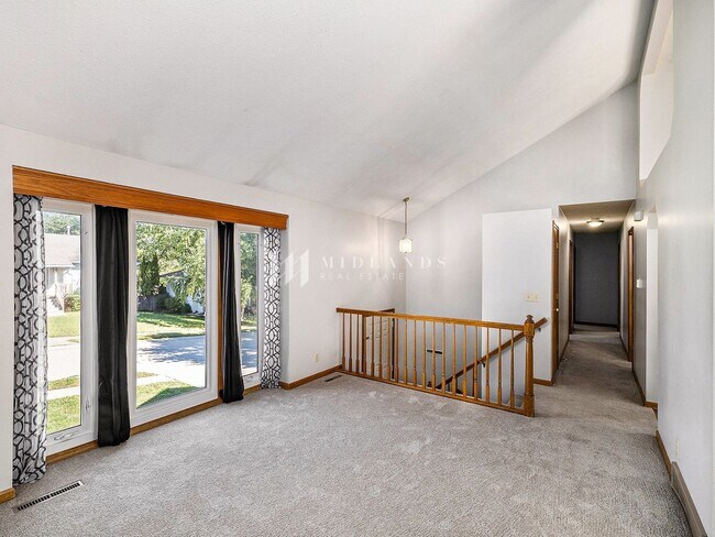 Foto del edificio - Two Springs Split Entry home