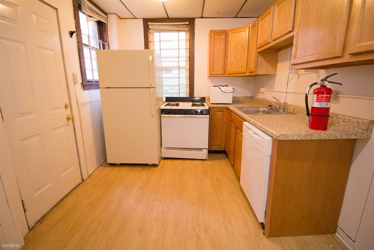 Primary Photo - 4 br, 1 bath House - (August 2024)(south O...