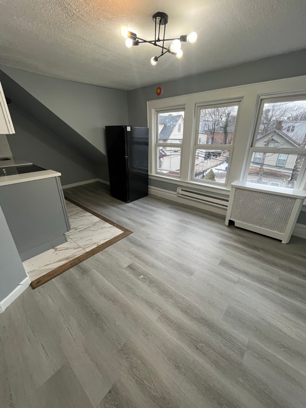 Building Photo - 100 Smith St