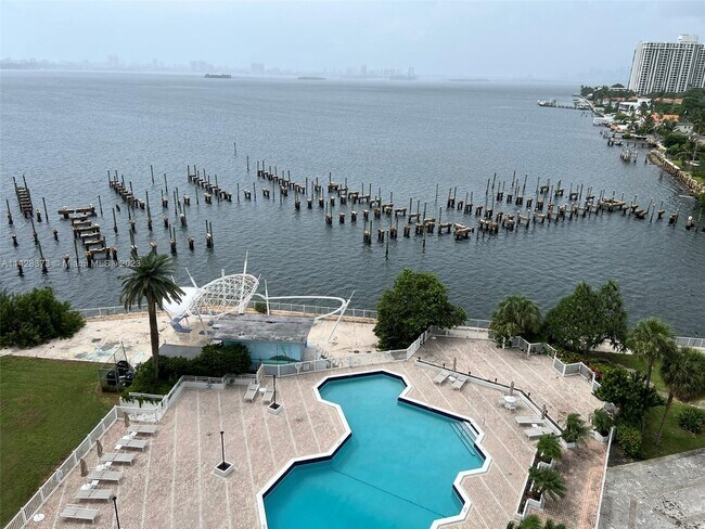 Foto del edificio - 11111 Biscayne Blvd