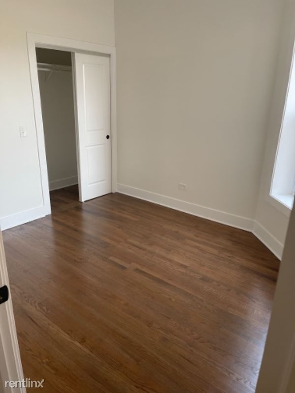 Building Photo - 3 br, 2 bath Condo - 1439 E 66th Pl