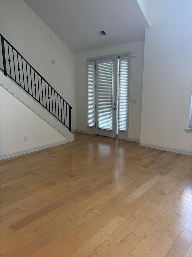 Photo - 1371 Island Town Dr House