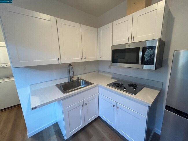 Building Photo - 3506 Cardinal Dr