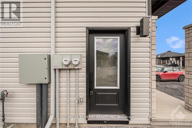 Building Photo - 834 Namur St