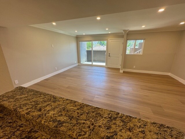 Foto del edificio - 355 N Maple St