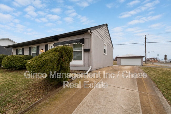 Building Photo - 22102 Hawthorne Way