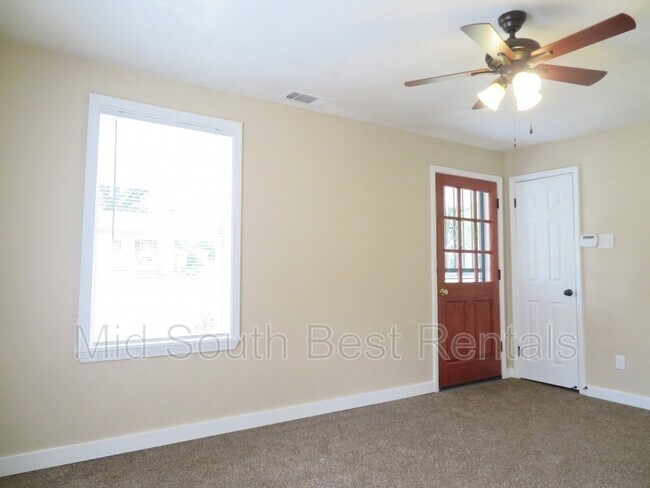 Building Photo - 2700 Dunn Ave